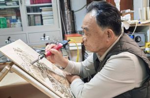 藏在鄉(xiāng)村文化室里的“藝術(shù)客廳”